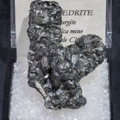 Tetrahedrite-(Zn) coating Enargite