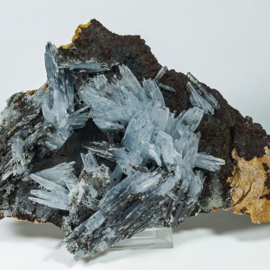 Baryte with limonite