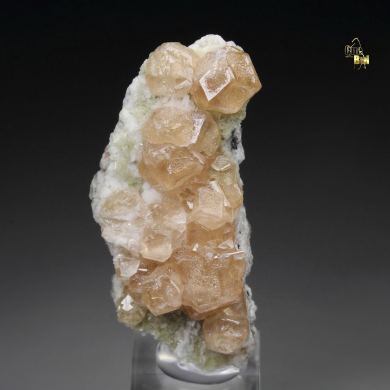 GARNET var. GROSSULAR