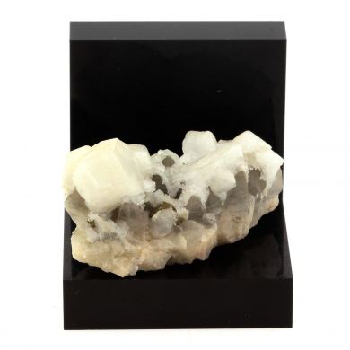 Harmotome + Calcite.