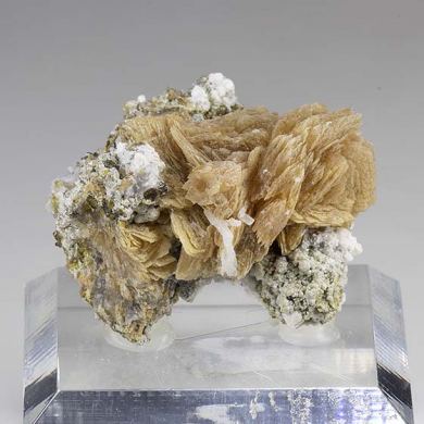 Roweite with Olshanskyite