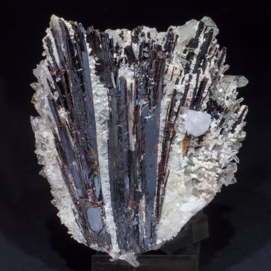 Hübnerite with Quartz and Fluorite