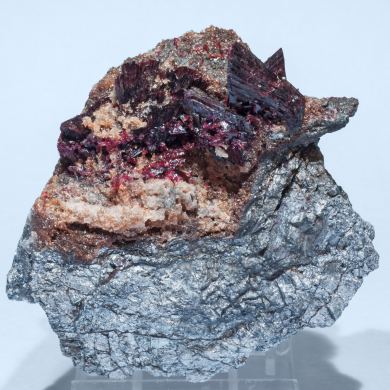 Erythrite on Skutterudite