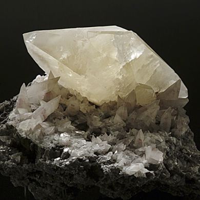 Calcite with minor Realgar