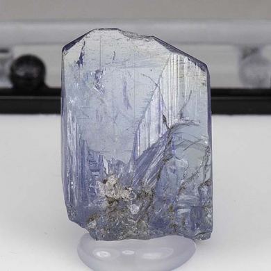 Zoisite-var.-Tanzanite