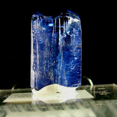 Zoisite var. Tanzanite