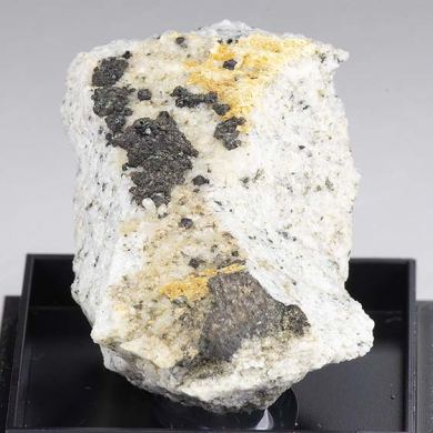 Asbecasite with Cafarsite