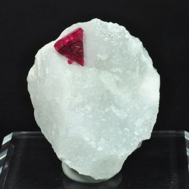 Spinel with Calcite