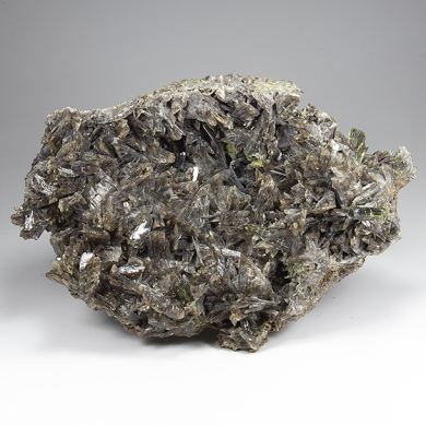 Axinite-Mn with Epidote
