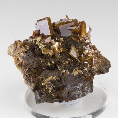 Wulfenite