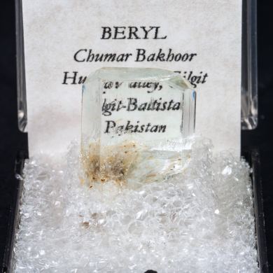Beryl (variety aquamarine)
