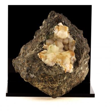 Analcime. 1835.0 ct.