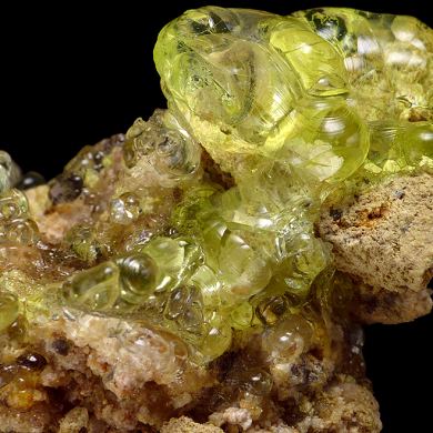 Opal var. hyalite CRAZY FLUORESCENCE