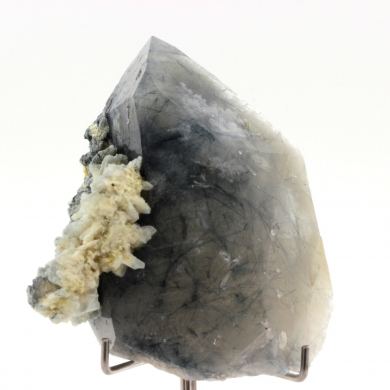 Blue quartz + Tourmaline.