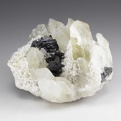 Hubnerite with Quartz, Muscovite