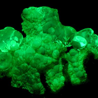 Opal var. hyalite CRAZY FLUORESCENCE