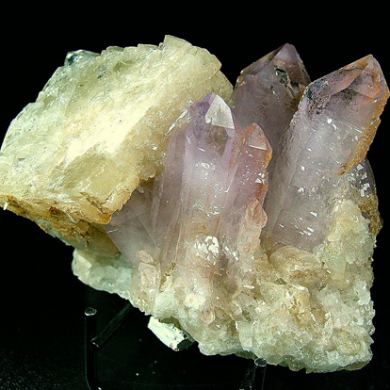 Quartz var. Amethyst, Calcite, Apophyllite