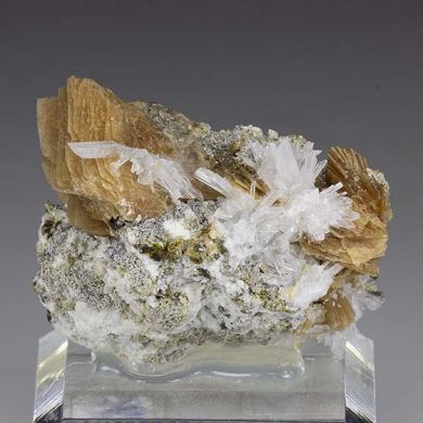 Roweite with Johnbaumite, Olshanskyite