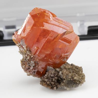 Wulfenite with Quartz