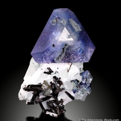 Benitoite with Neptunite