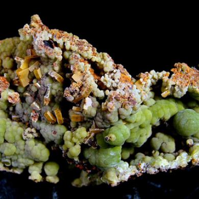 Wulfenite on Mimetite