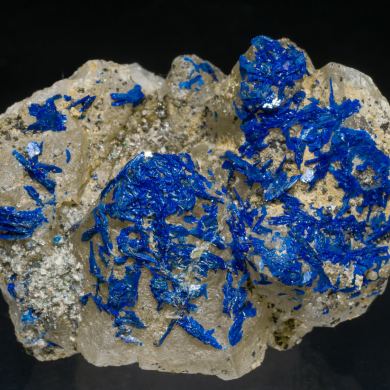 Linarite on Quartz