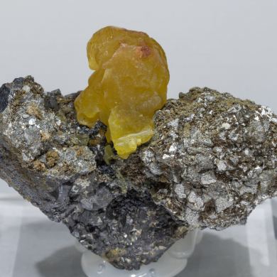 Sphalerite on Arsenopyrite
