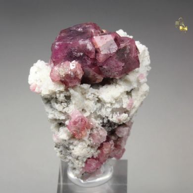 GARNET var. GROSSULAR