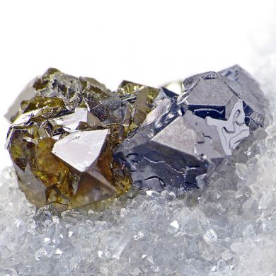 Sphalerite var. cleiophane, quartz