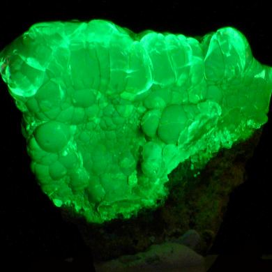 Opal var. hyalite CRAZY FLUORESCENCE