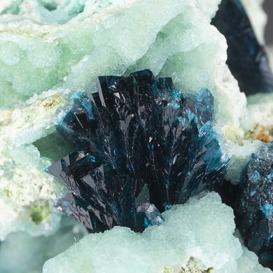 Veszelyite with Hemimorphite