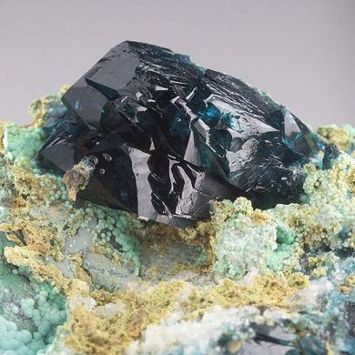 Veszelyite with Theisite