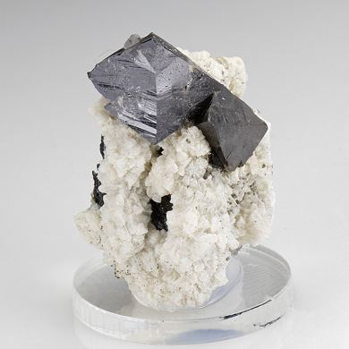 Scheelite with Calcite, Ferberite