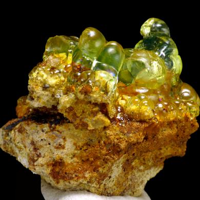 Opal var. hyalite CRAZY FLUORESCENCE