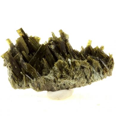 Epidote. 40.0 ct.
