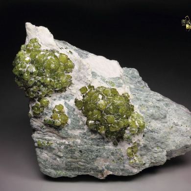 GARNET var. ANDRADITE var. DEMANTOID