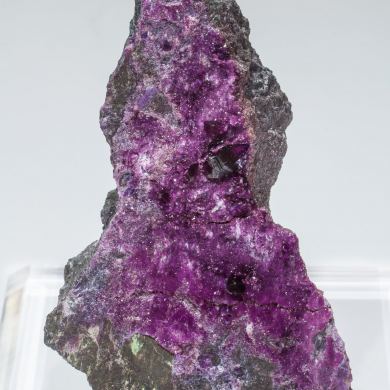 Cr-bearing Clinochlore (variety kämmererite)