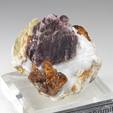 Spinel with Chondrodite
