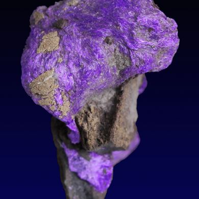 Sugilite with Aegerine