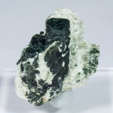 Clinochlore (variety pennine) with Chrysotile