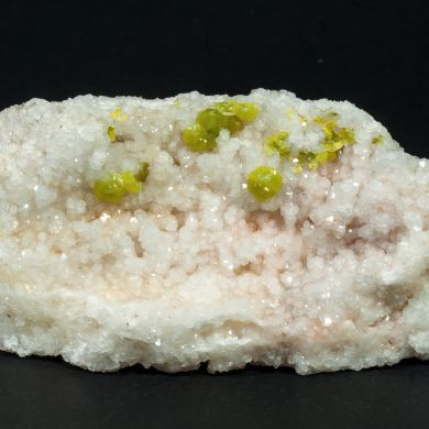 Pyromorphite, Quartz