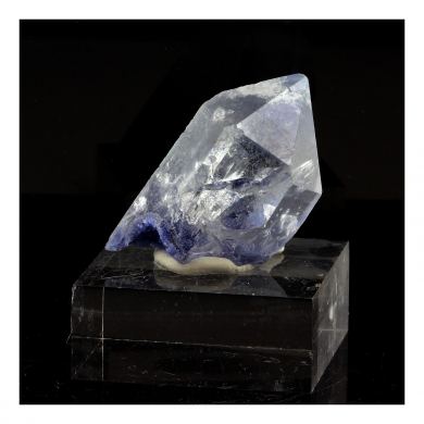 Quartz + Dumortierite. 123.0 ct.