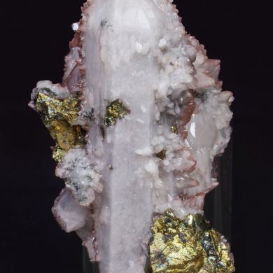 Chalcopyrite on Quartz and with Calcite
