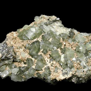 Fluorapatite with Siderite and Muscovite