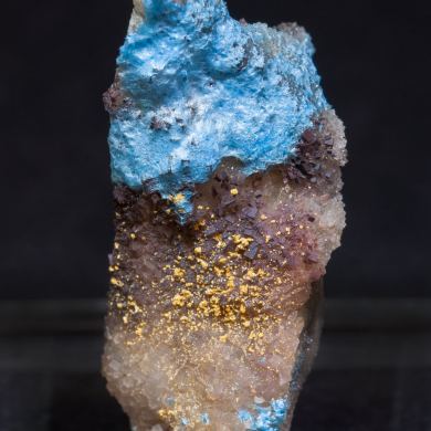 Carbonatecyanotrichite with Calcite and Fluorite