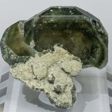 Fluorapatite with Calcite and Pyrite