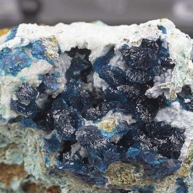 Veszelyite with Hemimorphite