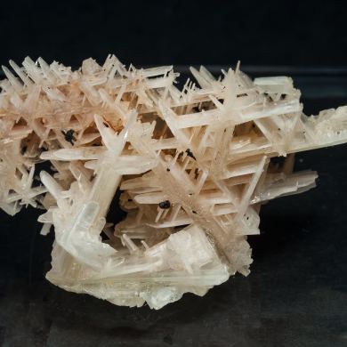 Cerussite (twinned)