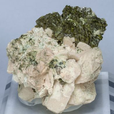 Titanite on Rutile after Ilmenite and with Microcline