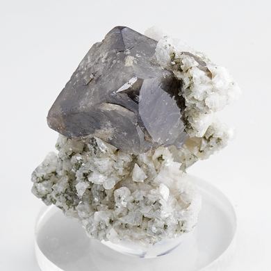Scheelite with Dolomite, Muscovite